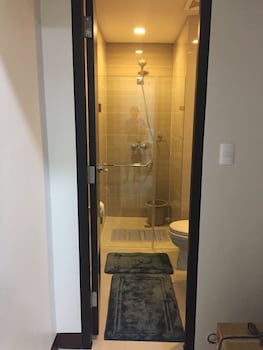 101 newport condo across the airport