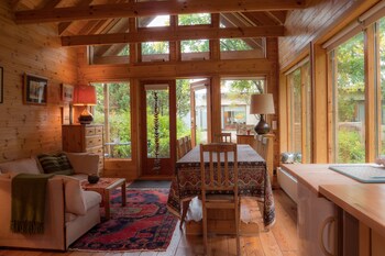 Beautiful Cozy Cottage,Reykjavik>>Hveragerdi,3 star