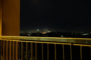 strategic studio the oasis cikarang near omni hospital