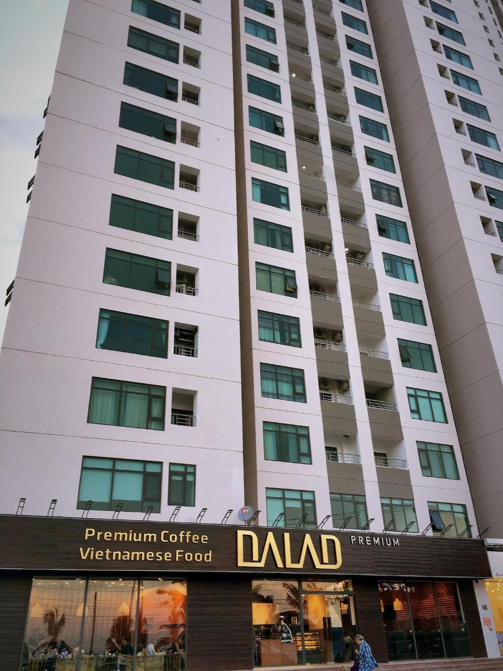 seaview front apartment