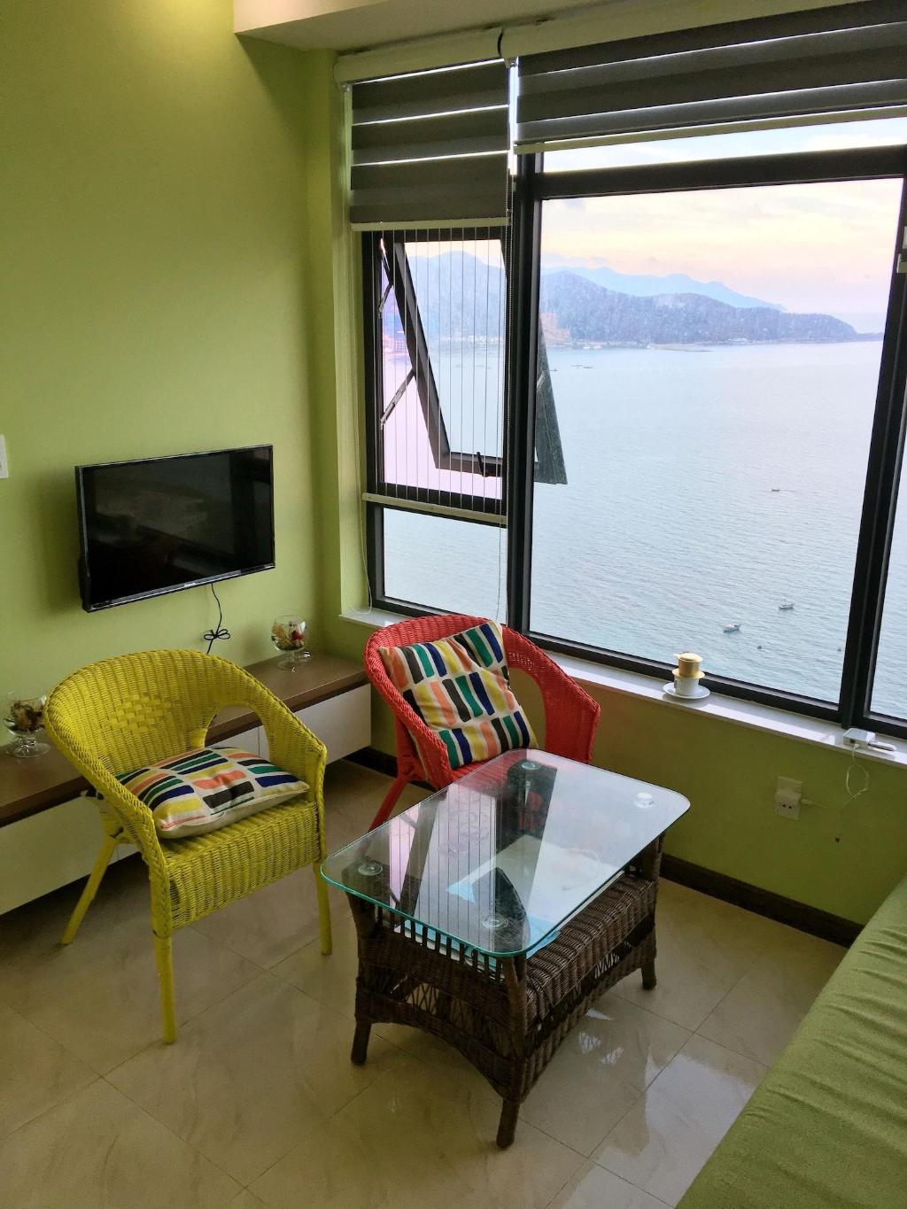 seaview front apartment