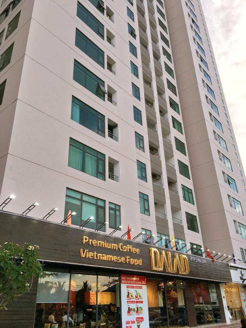 seaview front apartment