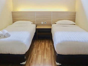 mutiara suites