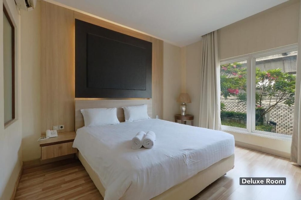 mutiara suites