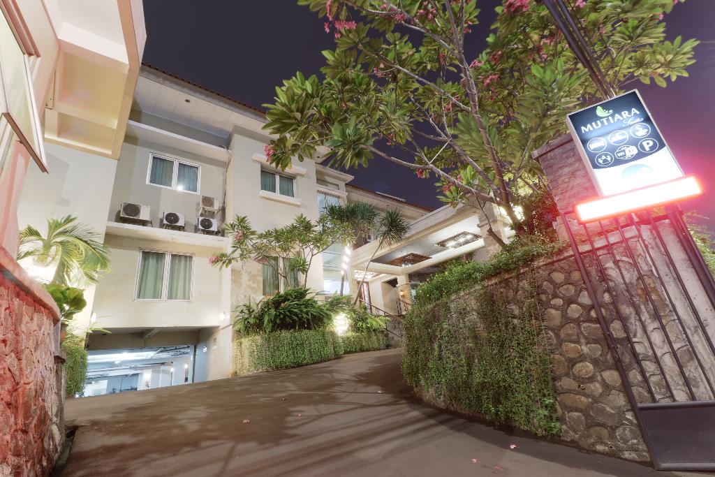 mutiara suites