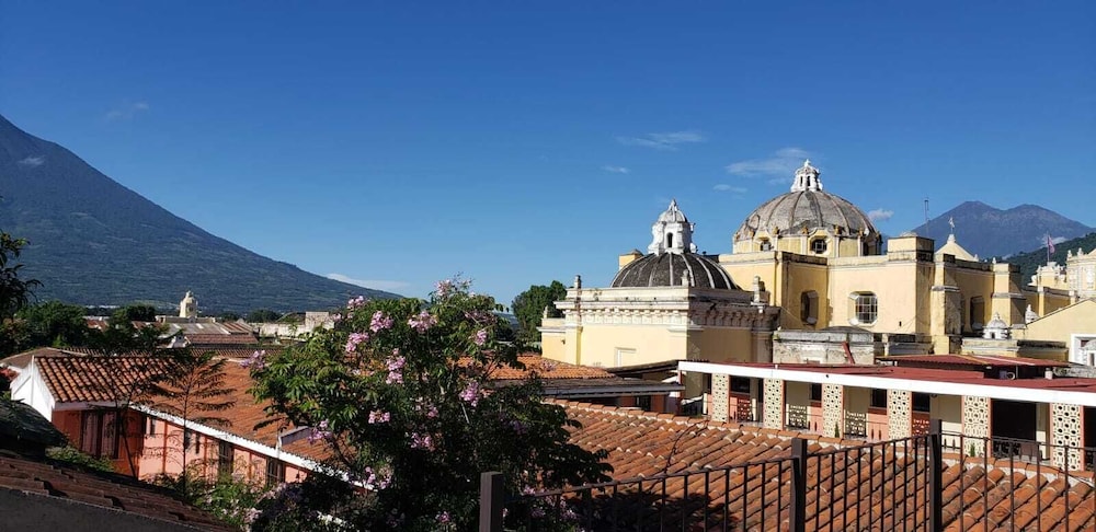 hotel real antigua