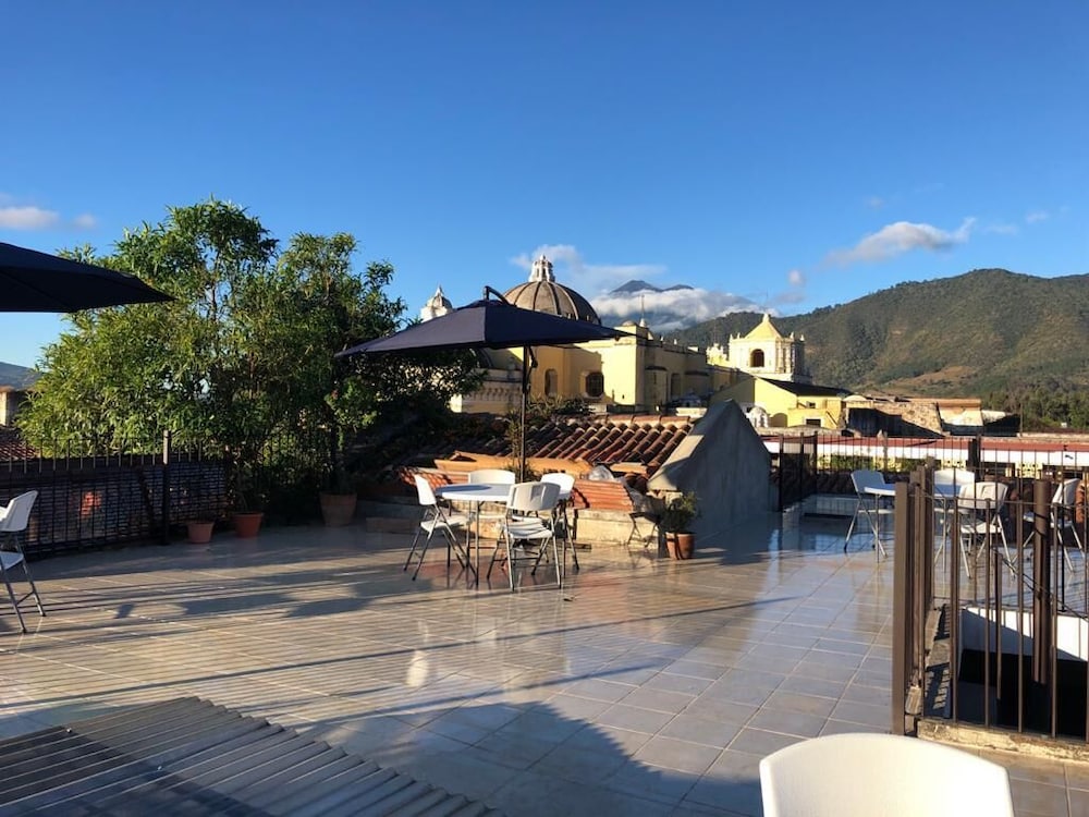 hotel real antigua