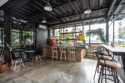 reddoorz near botani square mall