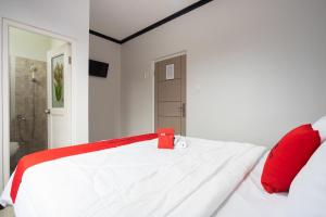 reddoorz near botani square mall