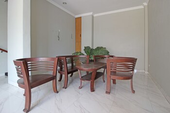 reddoorz premium near solo grand mall