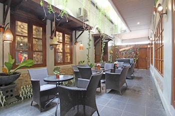 reddoorz premium near solo grand mall