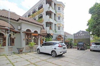 reddoorz premium near solo grand mall