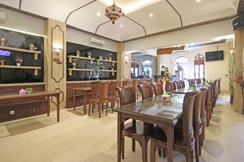 reddoorz premium near solo grand mall