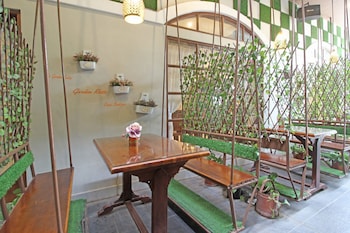 reddoorz premium near solo grand mall