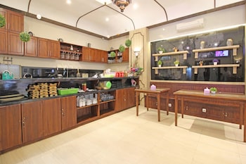 reddoorz premium near solo grand mall