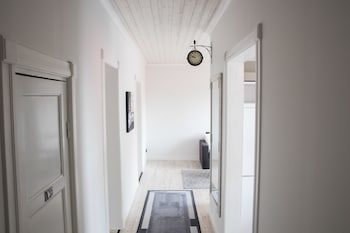 alyhr apartments