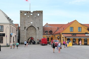 alyhr apartments