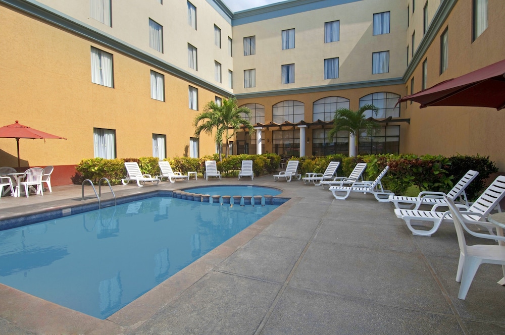 fiesta inn poza rica