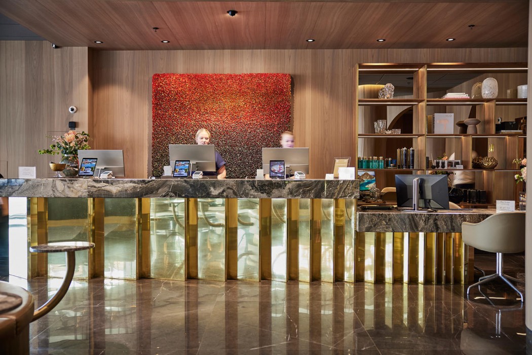 hotel riverton