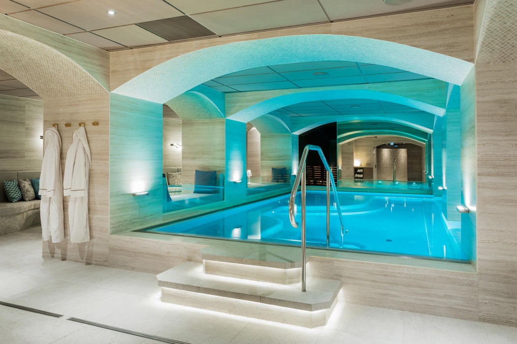 hotel riverton
