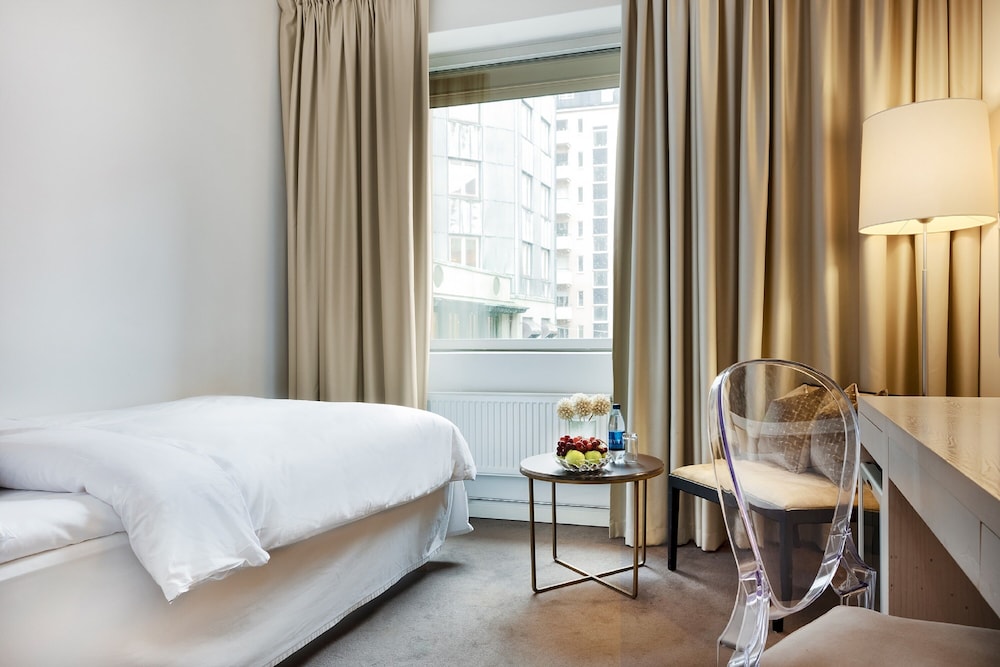 hotel riverton
