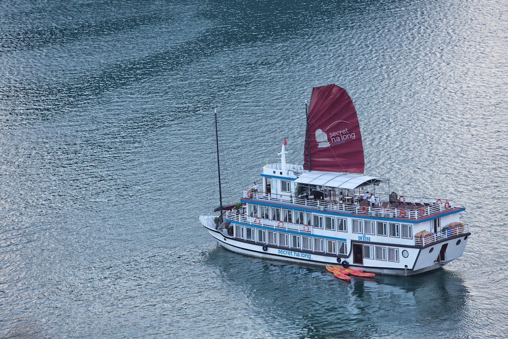 secret halong cruise
