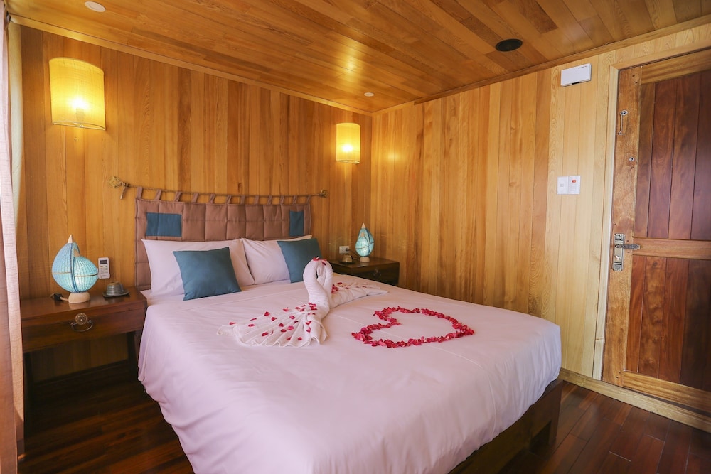 secret halong cruise