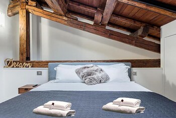 ponte milvio luxury house