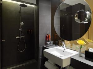 h10 port vell