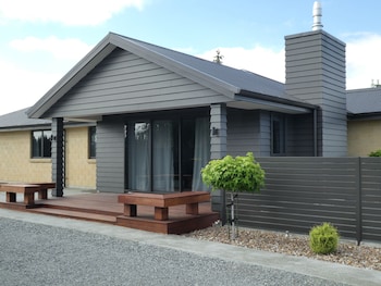 Glencairn Beauty,Twizel>>Canterbury,3.5 star