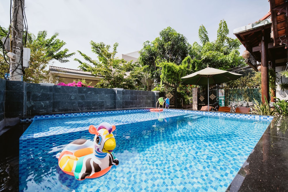 tue tam villa