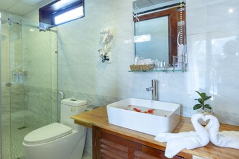 ha my beachside villa hoian