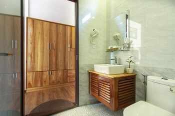 ha my beachside villa hoian