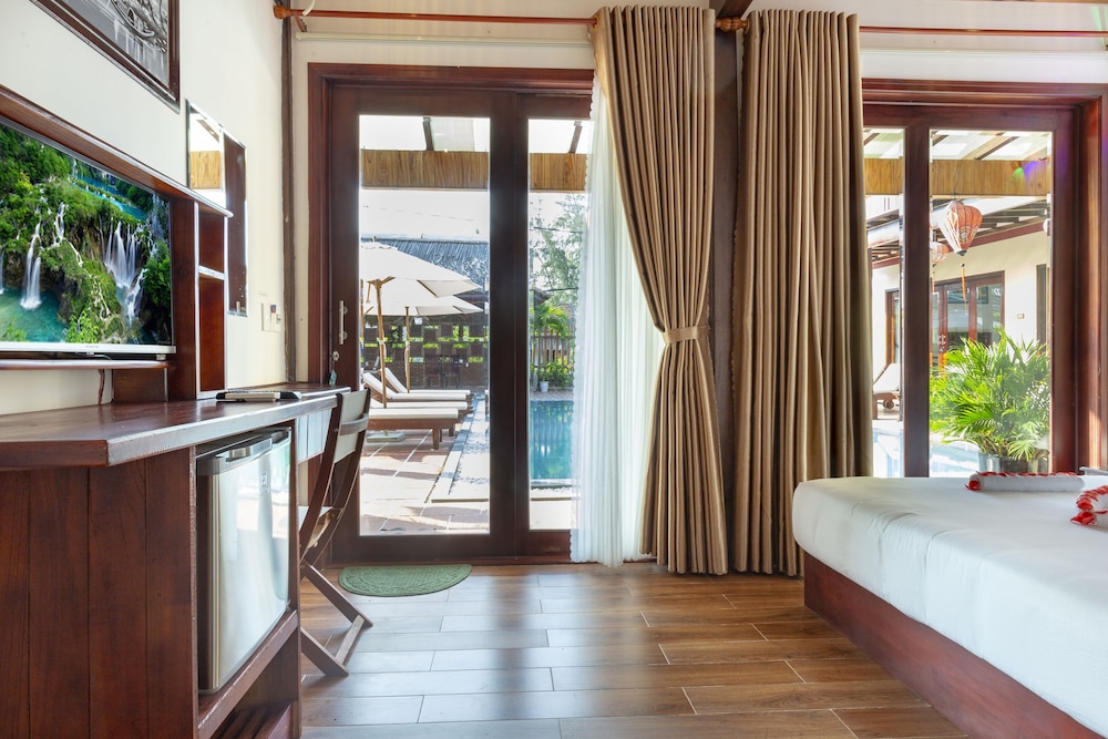 ha my beachside villa hoian