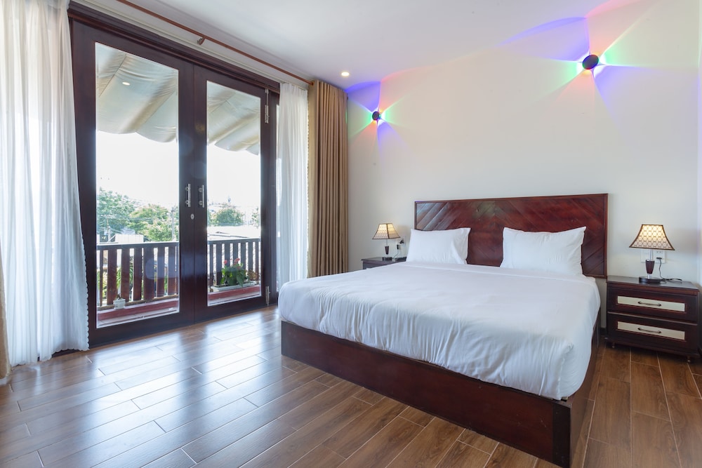 ha my beachside villa hoian