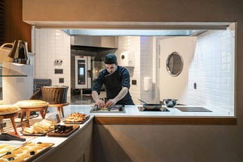 hotel vincci frontaura