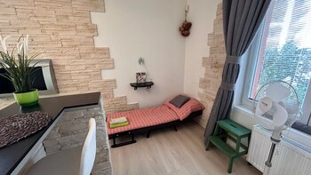 bastien studio near airport