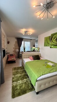 bastien studio near airport