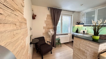 bastien studio near airport
