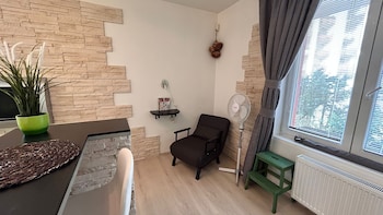 bastien studio near airport
