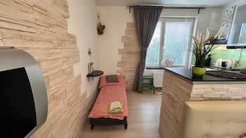 bastien studio near airport