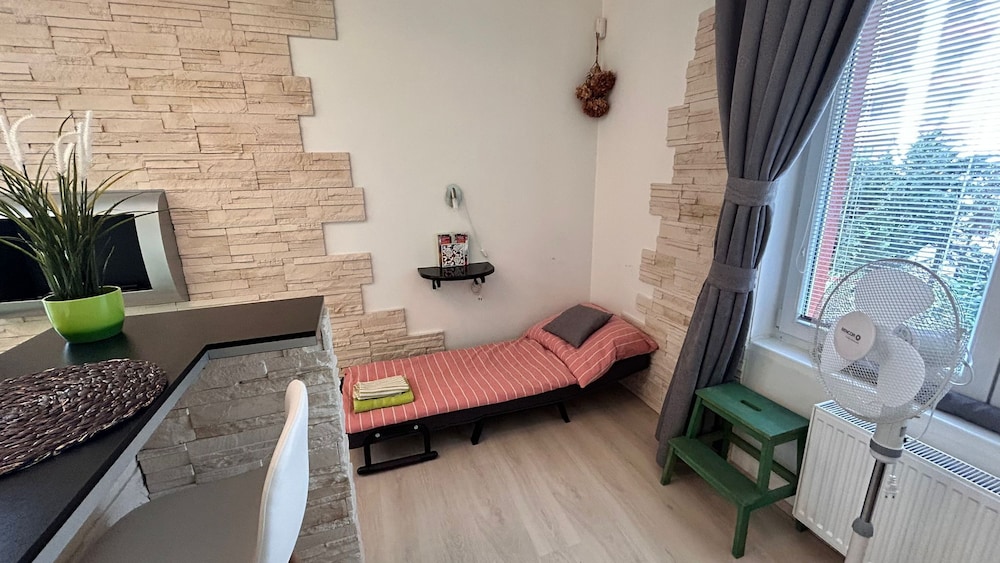 bastien studio near airport