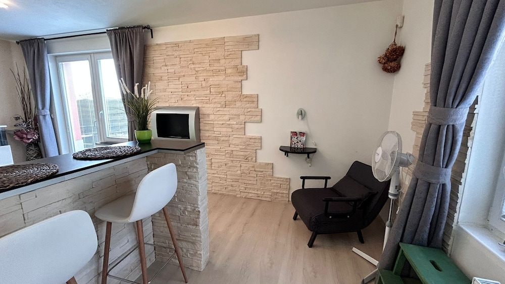 bastien studio near airport