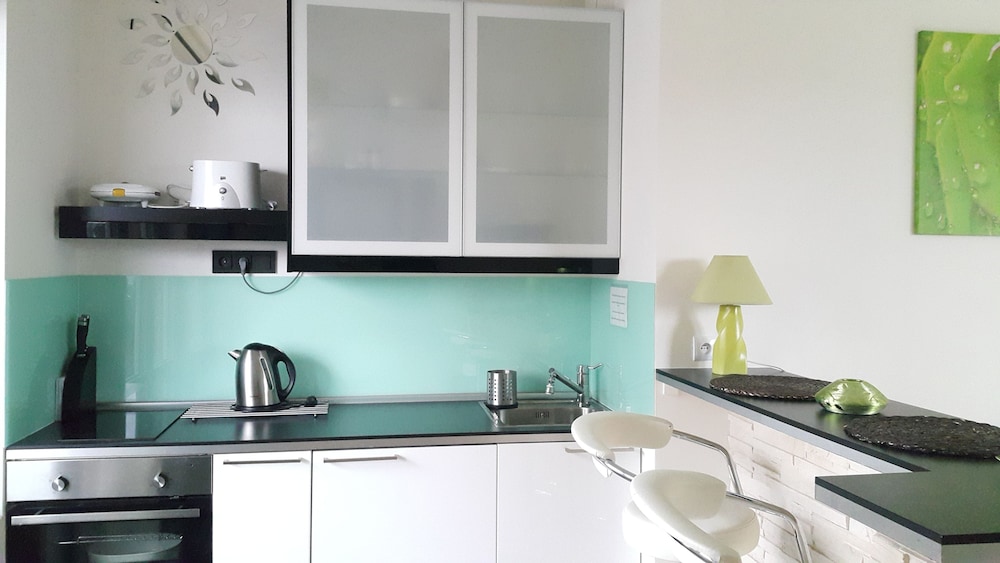 bastien studio near airport