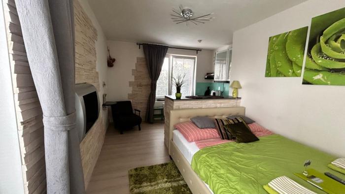 bastien studio near airport