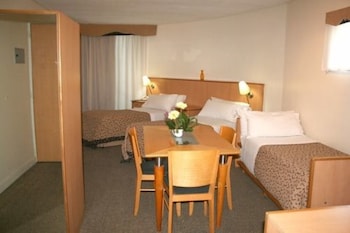 urbana suites