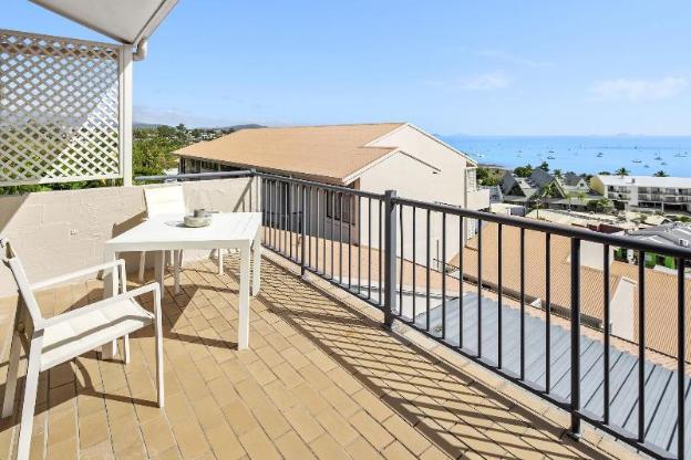 airlie beach