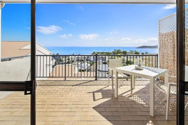 airlie beach