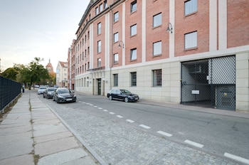 happy stay old town tartaczna st 210 b