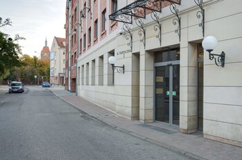 happy stay old town tartaczna st 210 b